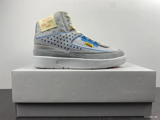 Jordan Retro Union Fog Grey DN3802-001 2 0518